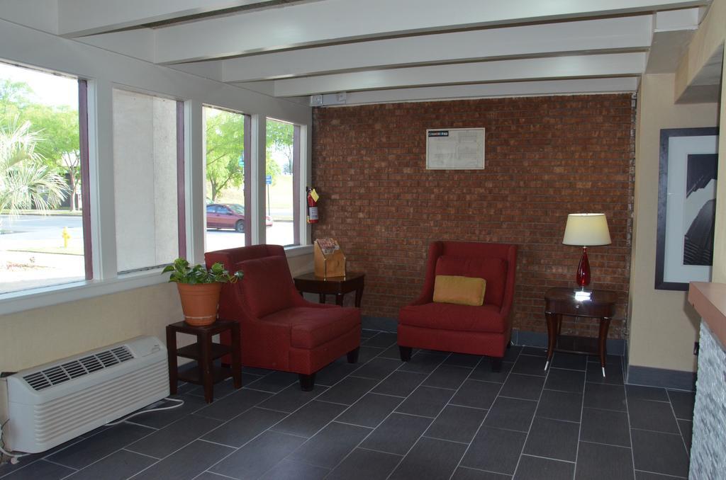 Americas Best Value Inn Augusta Historic Downtown Bagian luar foto