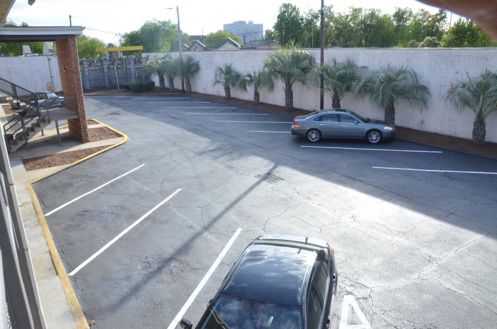 Americas Best Value Inn Augusta Historic Downtown Bagian luar foto