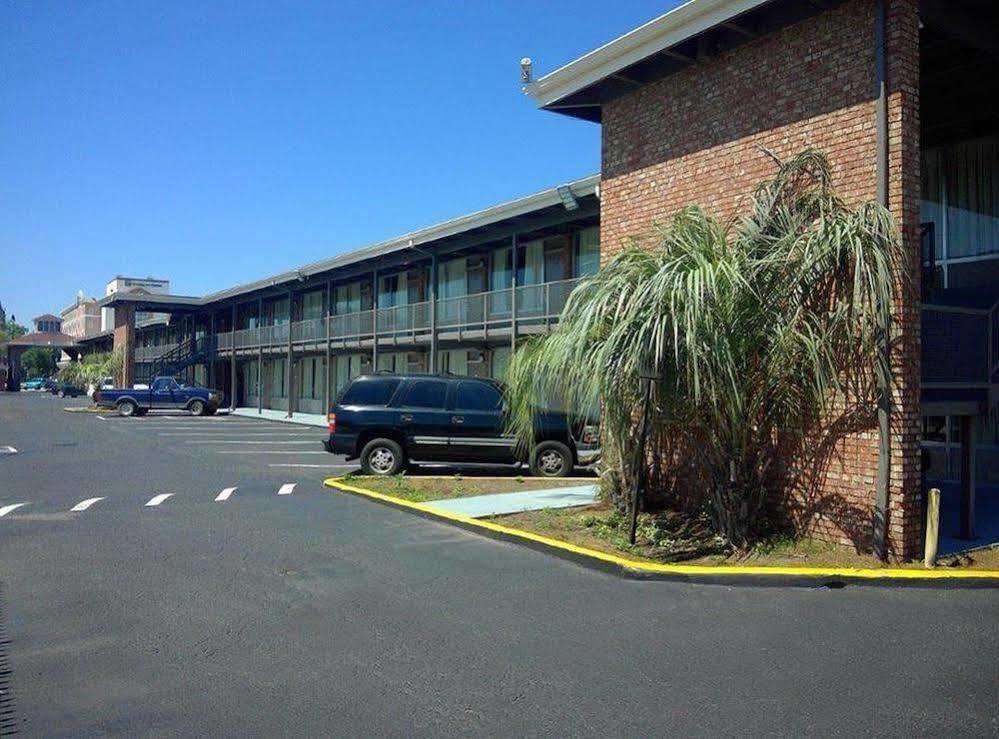 Americas Best Value Inn Augusta Historic Downtown Bagian luar foto
